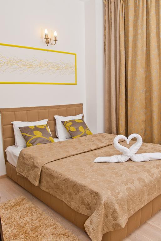 Hotel Belleville Яш Стая снимка