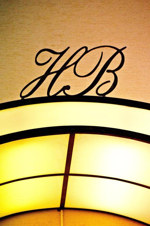 Hotel Belleville Яш Екстериор снимка