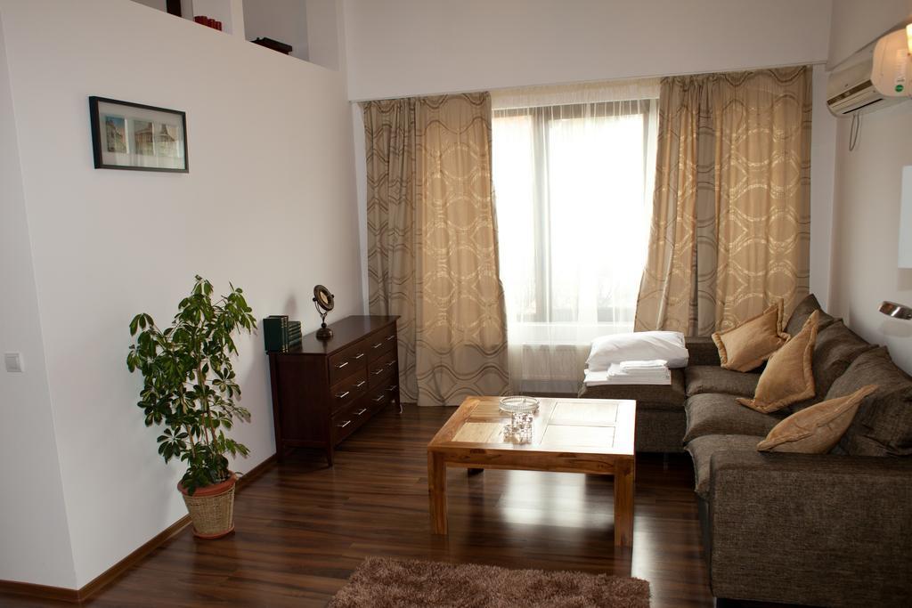 Hotel Belleville Яш Екстериор снимка