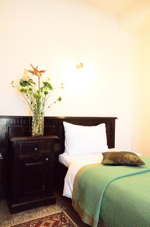 Hotel Belleville Яш Екстериор снимка