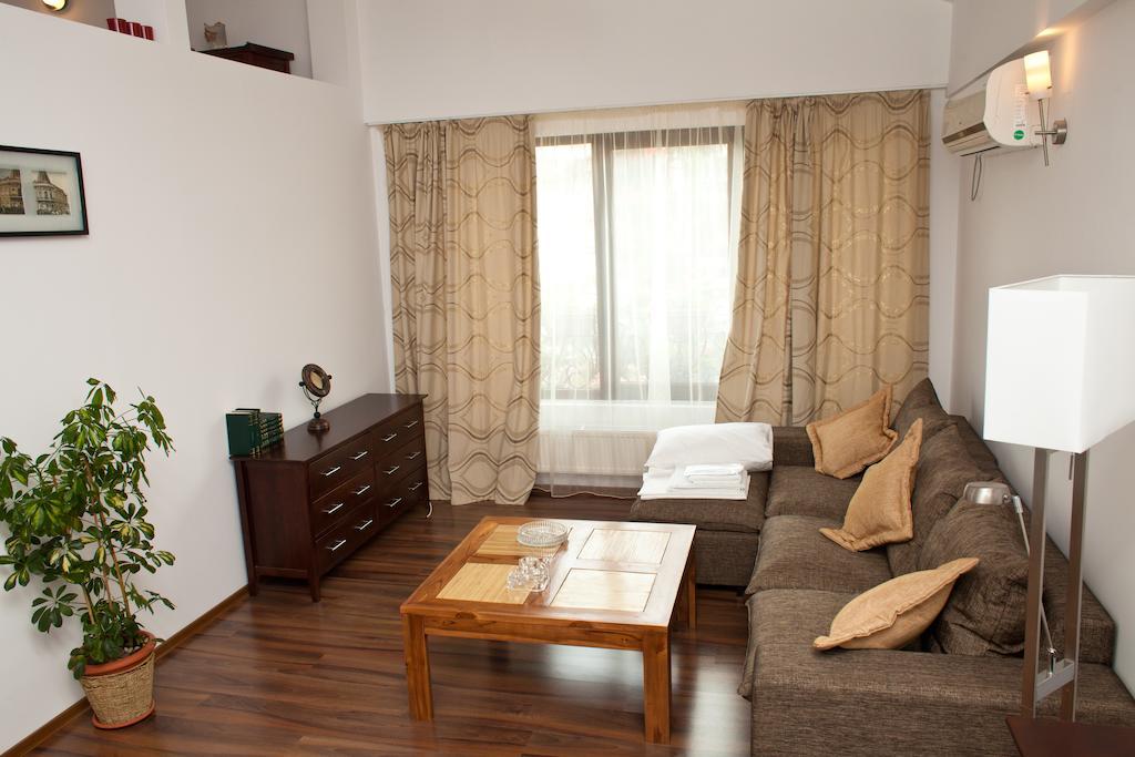 Hotel Belleville Яш Екстериор снимка