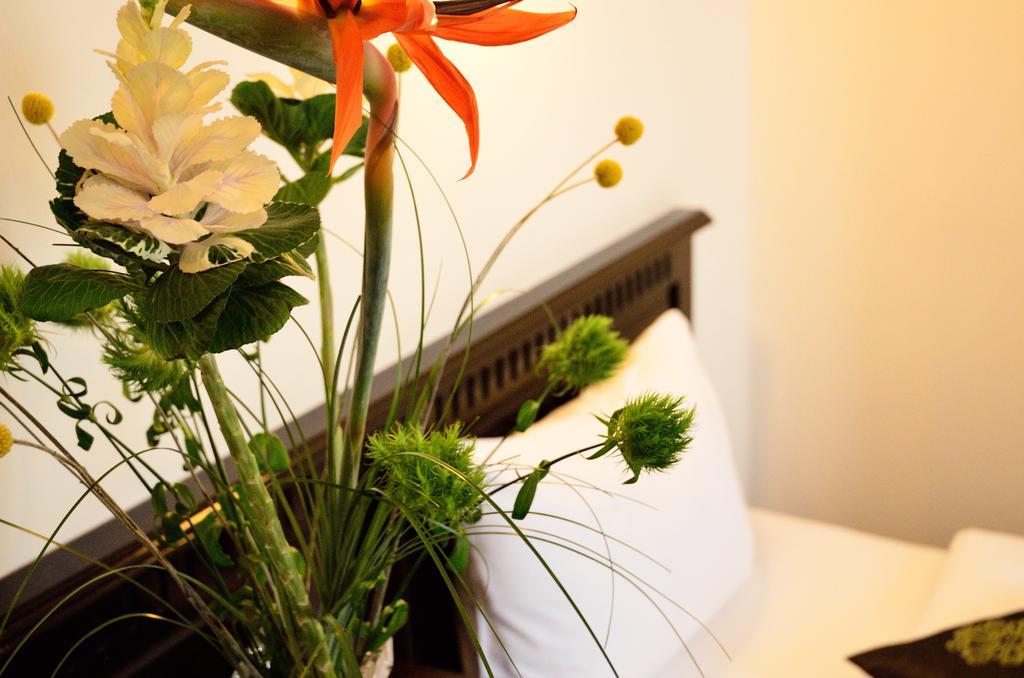 Hotel Belleville Яш Екстериор снимка