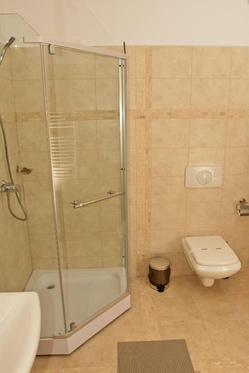 Hotel Belleville Яш Екстериор снимка
