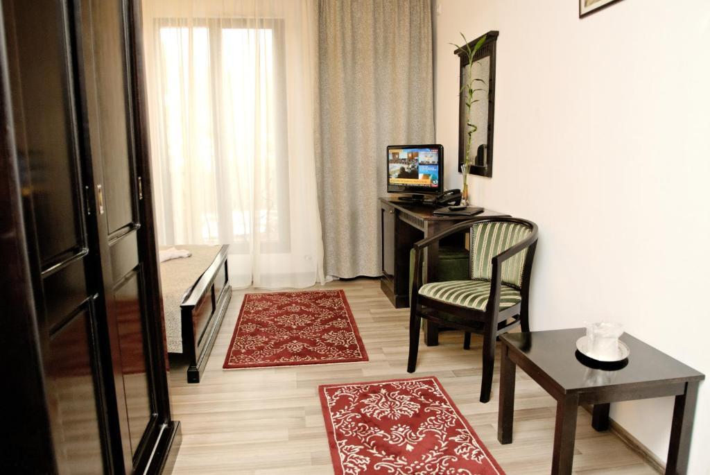 Hotel Belleville Яш Екстериор снимка