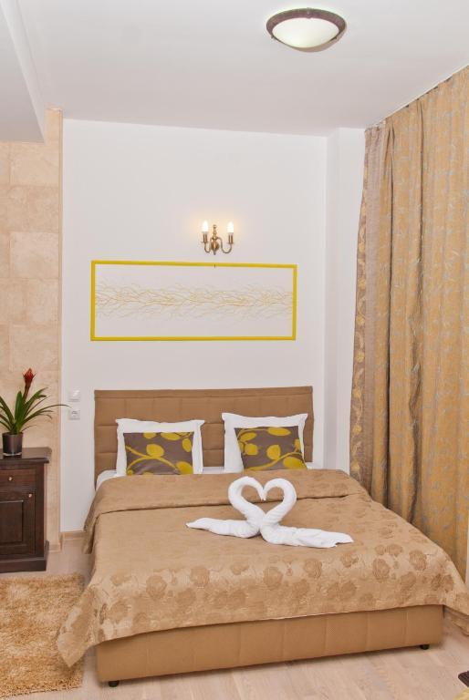 Hotel Belleville Яш Екстериор снимка