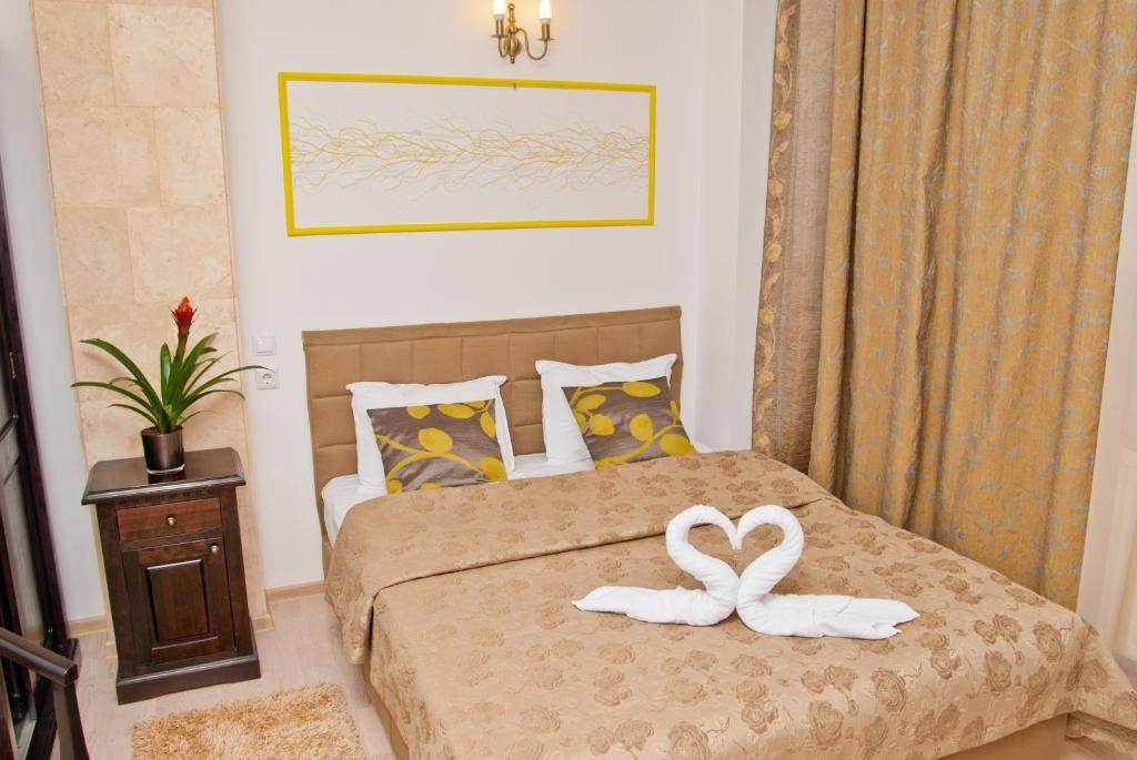 Hotel Belleville Яш Екстериор снимка