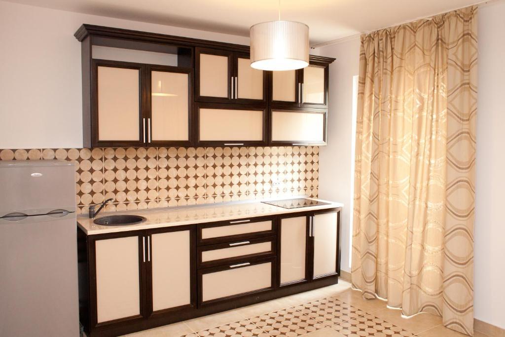 Hotel Belleville Яш Екстериор снимка